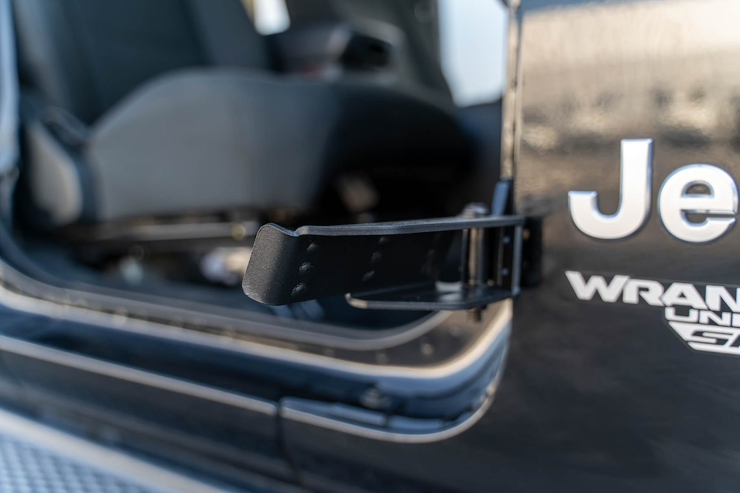 DV8 Offroad STJL-05 Jeep Wrangler/Gladiator Foot Rest