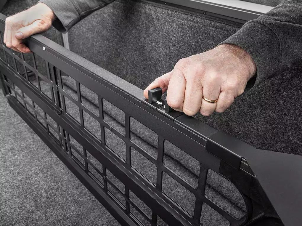 Roll-N-Lock Cm127 Bed Divider for Ranger/BT-50 Double Cab