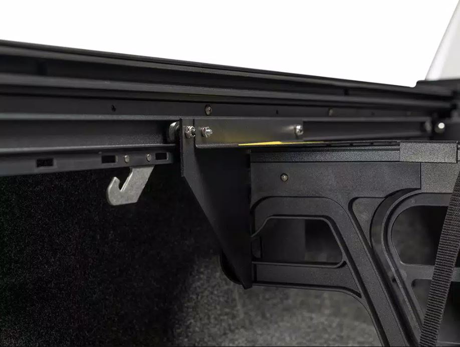 Roll-N-Lock Cm532 Cargo Manager Bed Divider