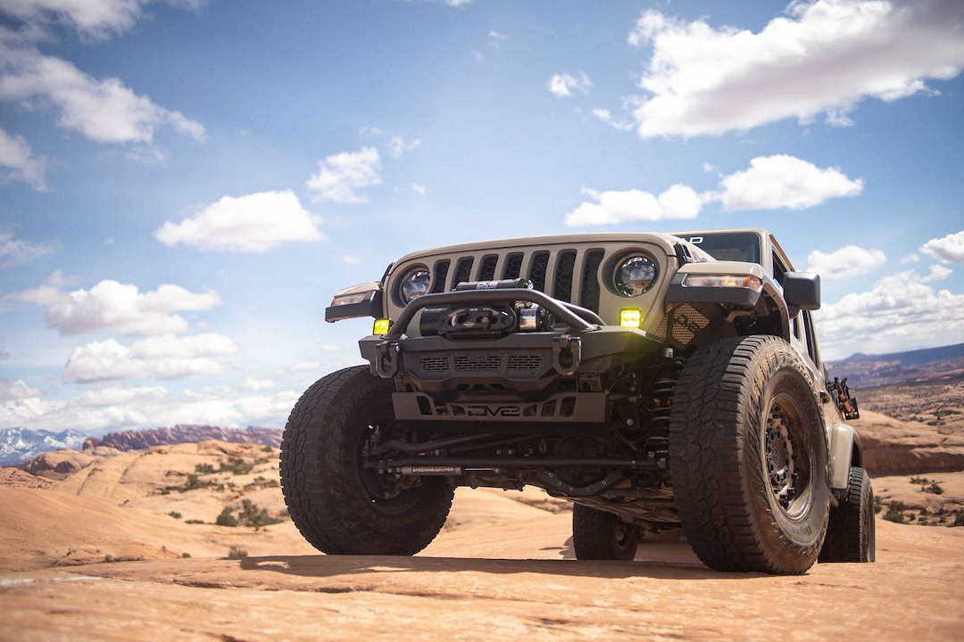 DV8 Offroad SPJL-02 JL/JT Sway-Bar Disconnect Skid