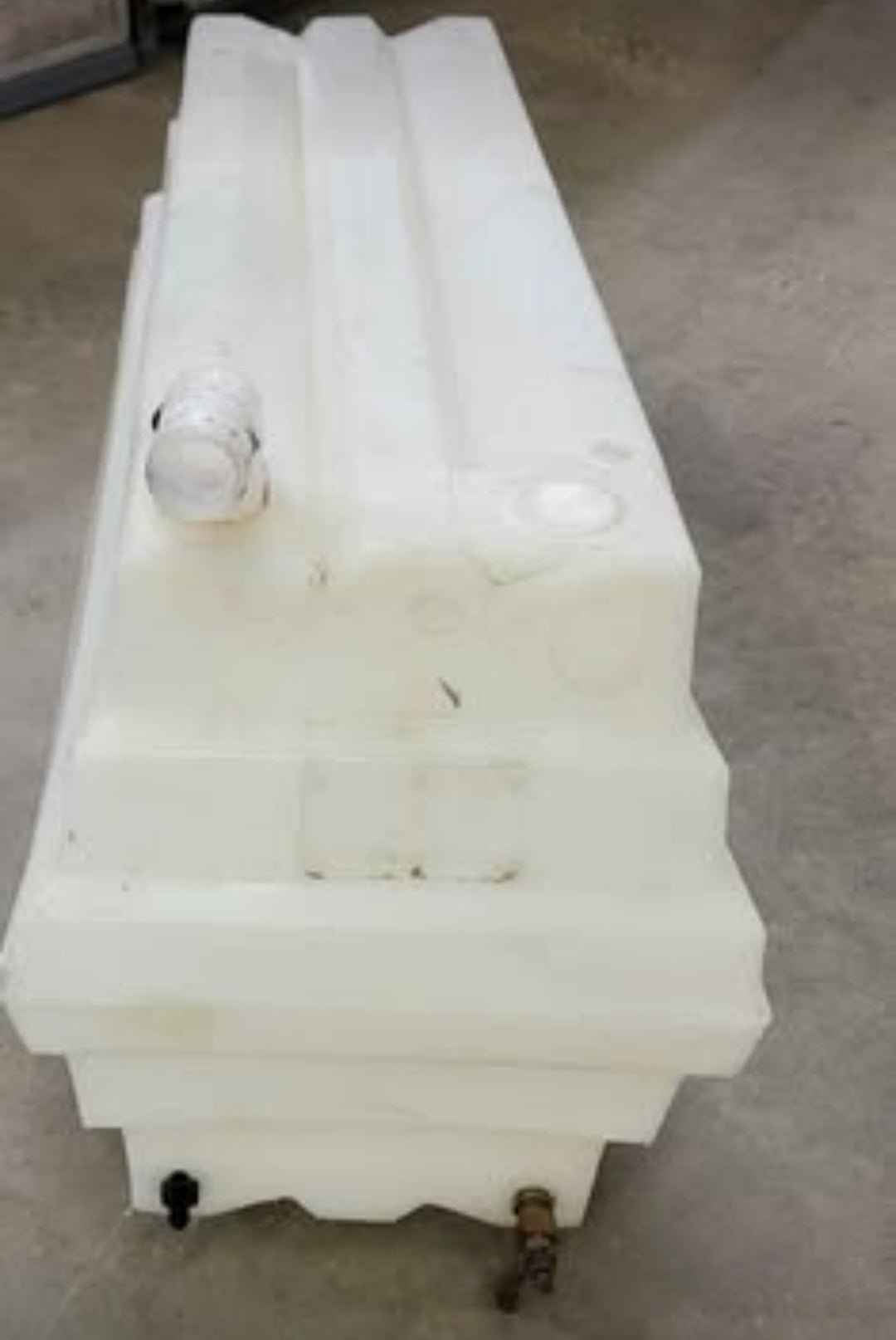 RV Fresh Water Holding Tank 17.5 Gallons