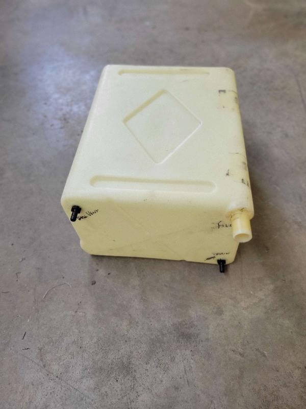 10 Gallon Fresh Water Tank from RV - Used RV Parts