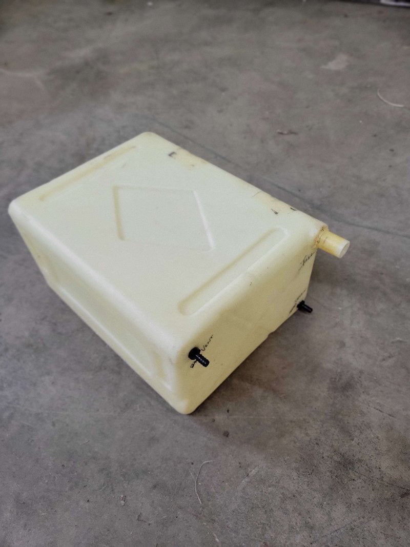 10 Gallon Fresh Water Tank from RV - Used RV Parts