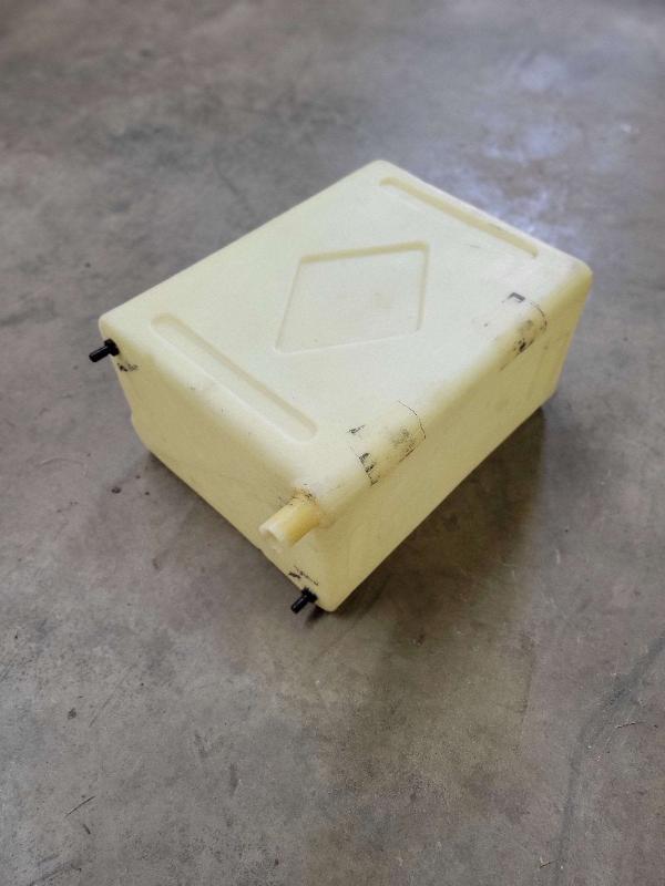 10 Gallon Fresh Water Tank from RV - Used RV Parts