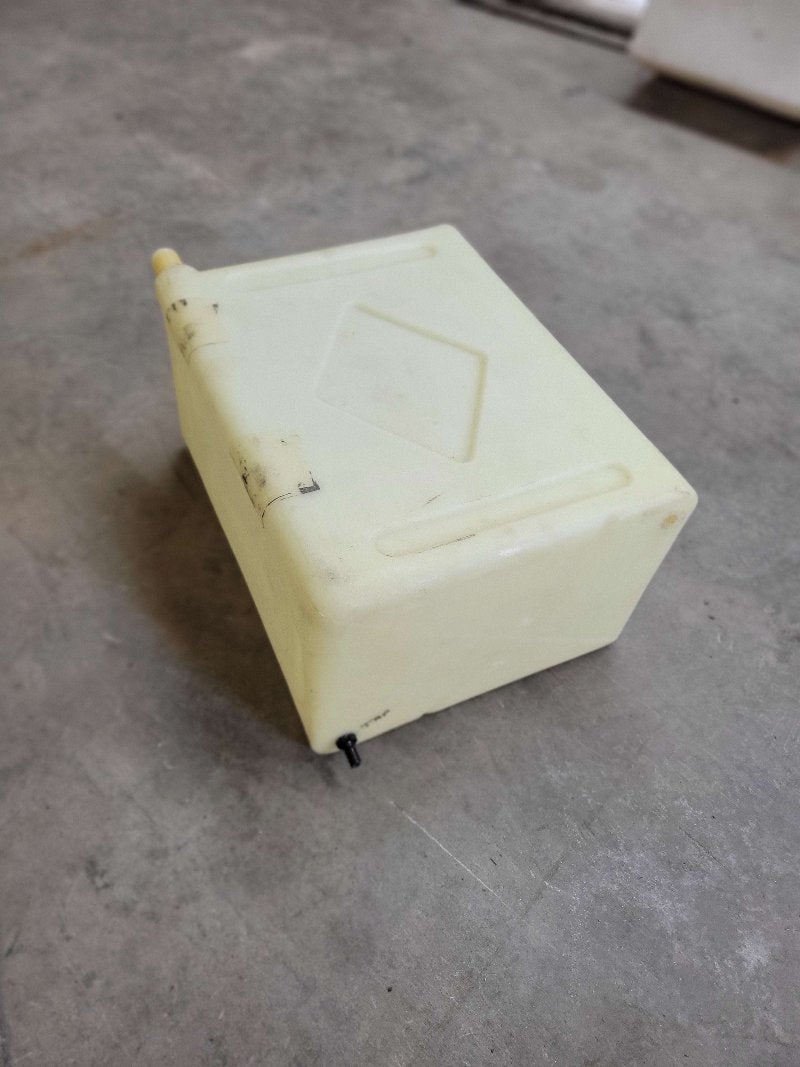 10 Gallon Fresh Water Tank from RV - Used RV Parts