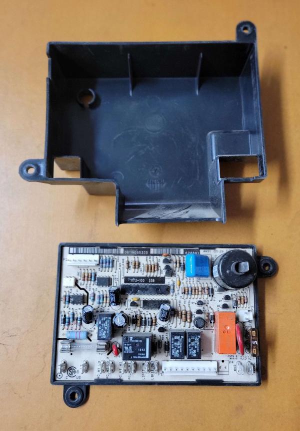 628971 Norcold Fridge Control Board RV Refrigerator   Built in Ignitor , tested - Used RV Parts