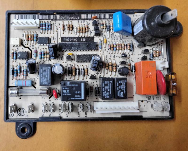 628971 Norcold Fridge Control Board RV Refrigerator   Built in Ignitor , tested - Used RV Parts