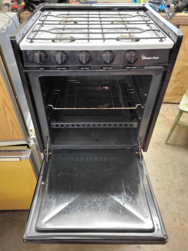 Magic Chef Propane Oven and Stove Four Burner from RV - Used RV Parts