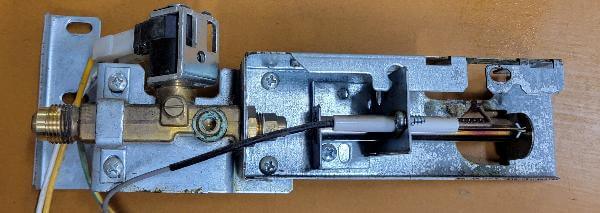 Dometic Refrigerator Used DM2852 Gas Valve Assembly Ignitor Burner Tube