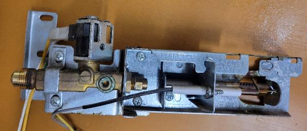 Dometic Refrigerator Used DM2852 Gas Valve Assembly Ignitor Burner Tube