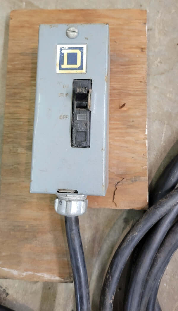 Breaker Box and 25ft Length of Chord & Plug