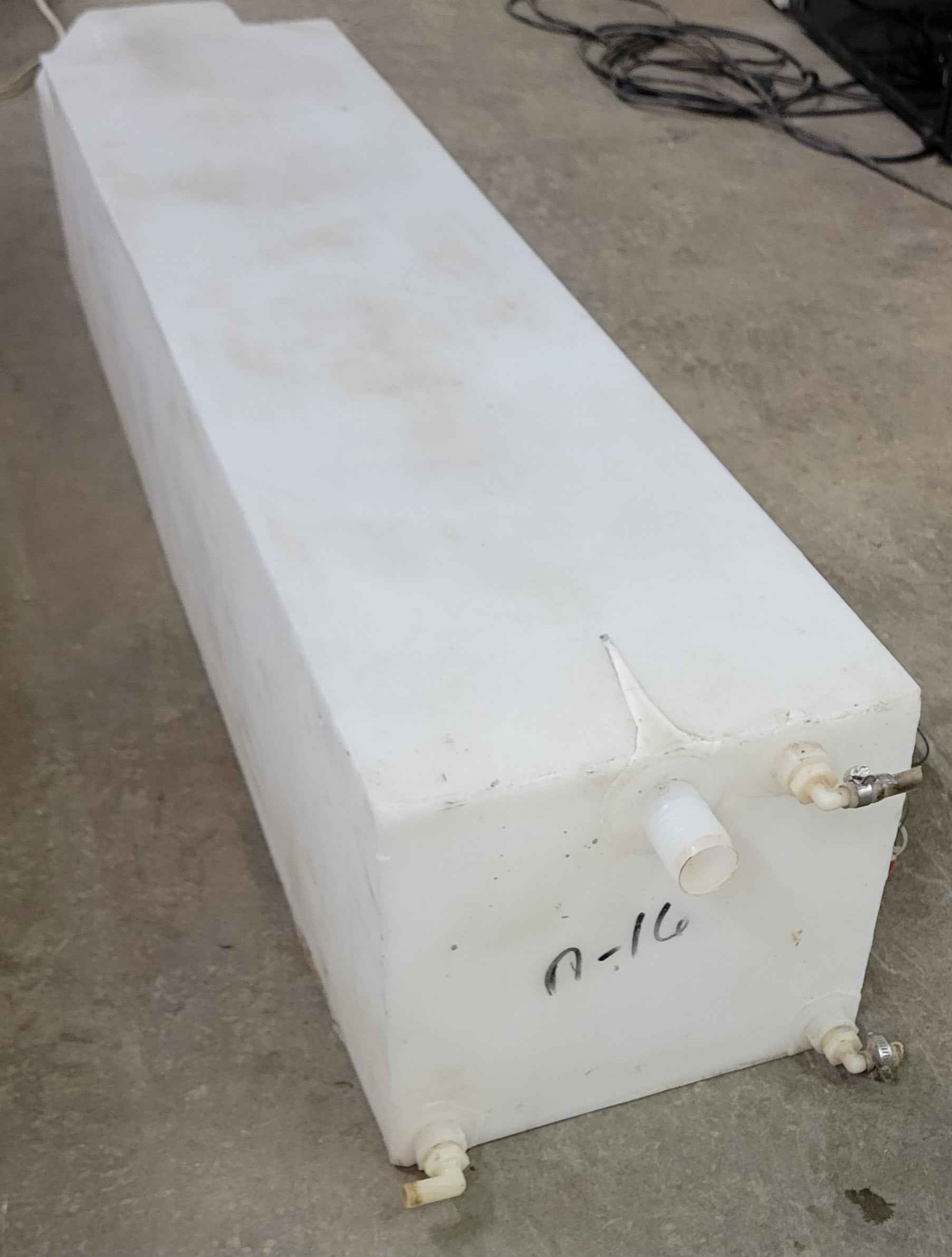 RV Fresh Water Holding Tank 28 Gallon