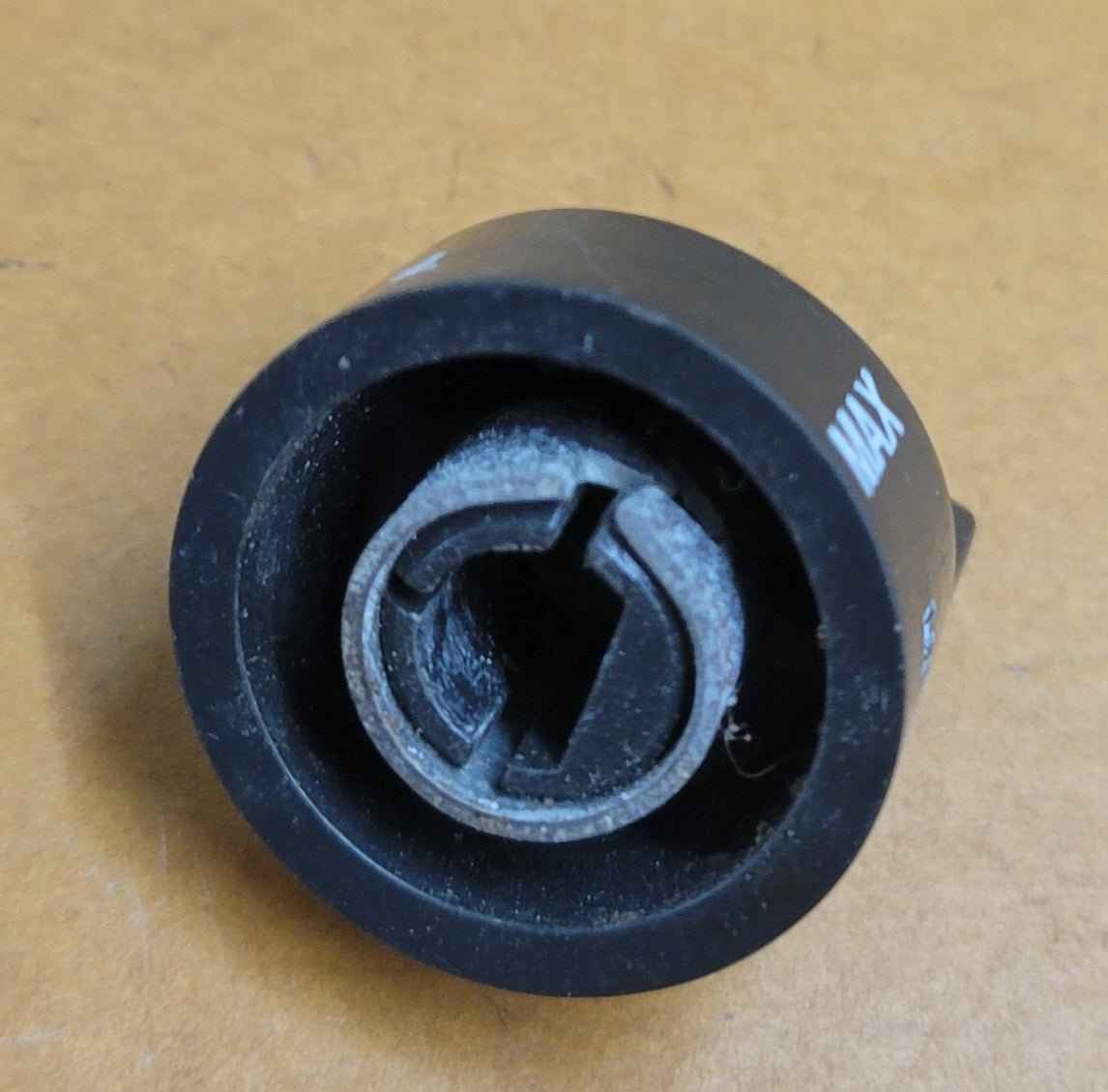 Dometic Fridge Thermostat Knob – 2002423032 | Control Electric Temperature