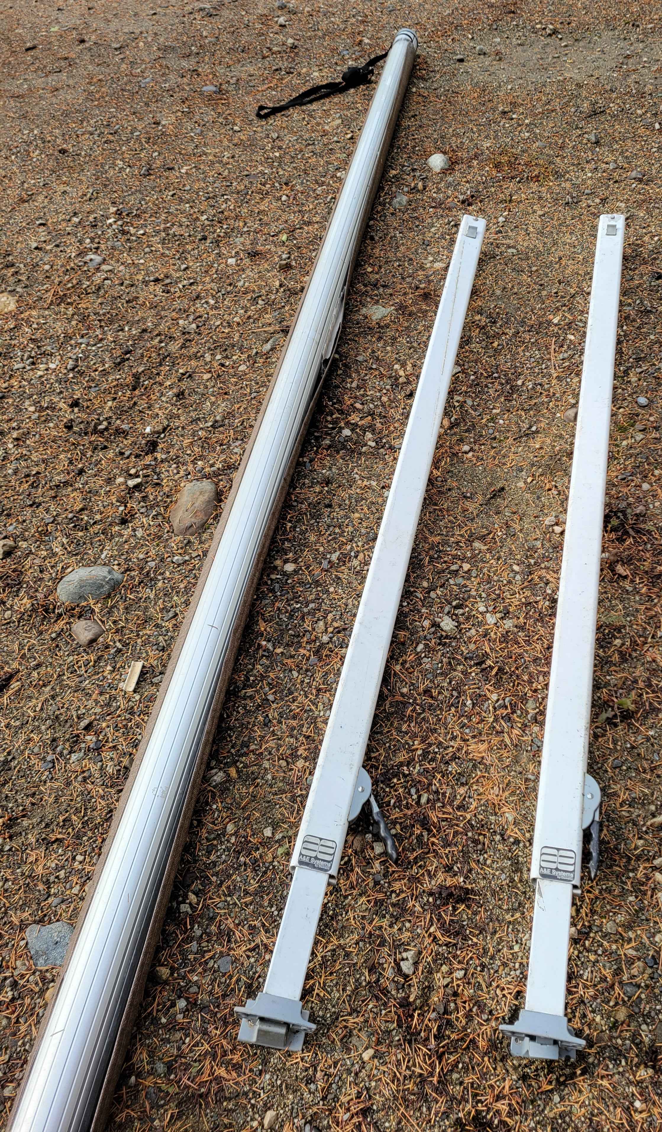 A&E Dometic Sunchaser 17 ft RV Awning – Manual Operation