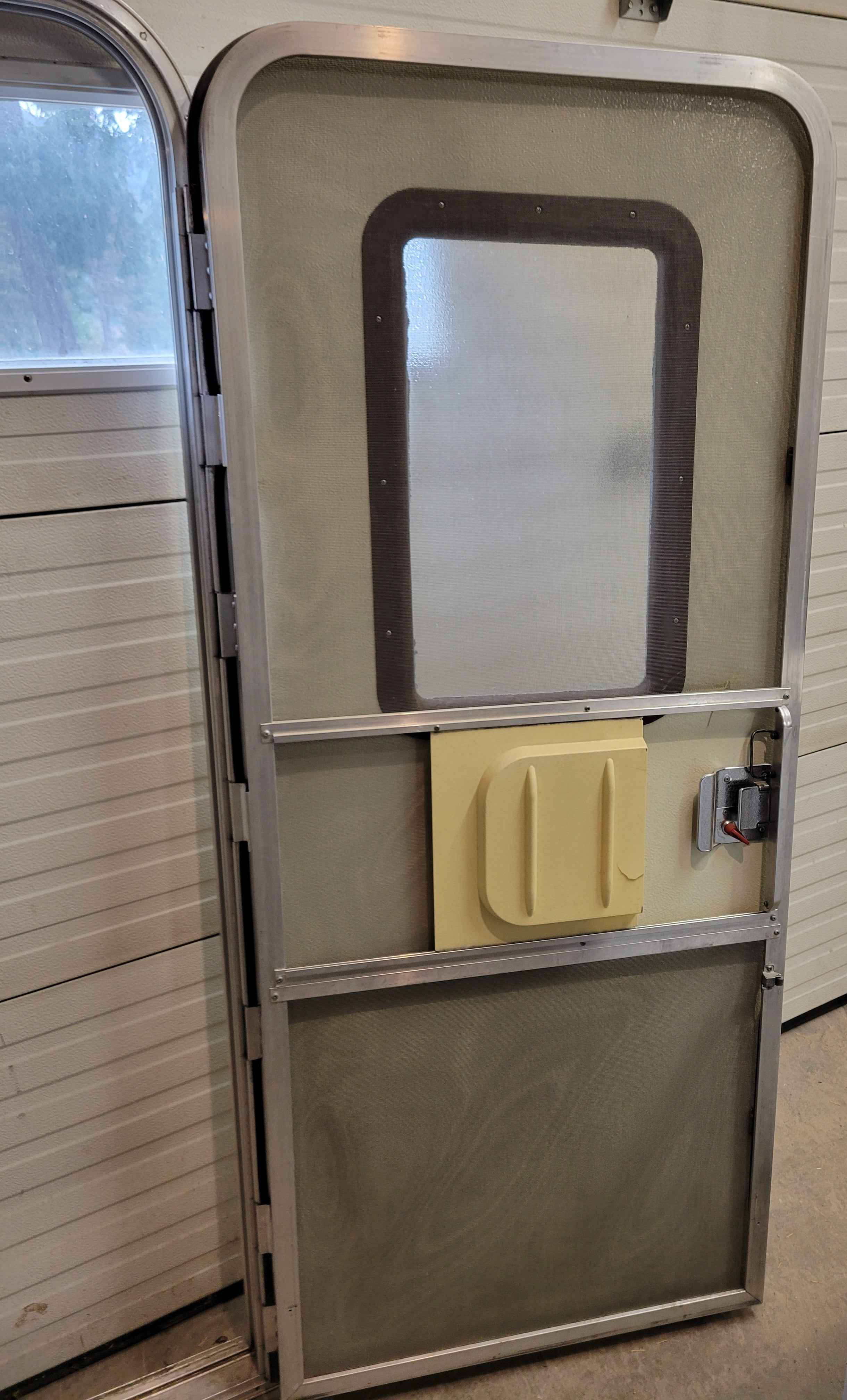 RV Radius Door with Trim, Keys, and Screen Door