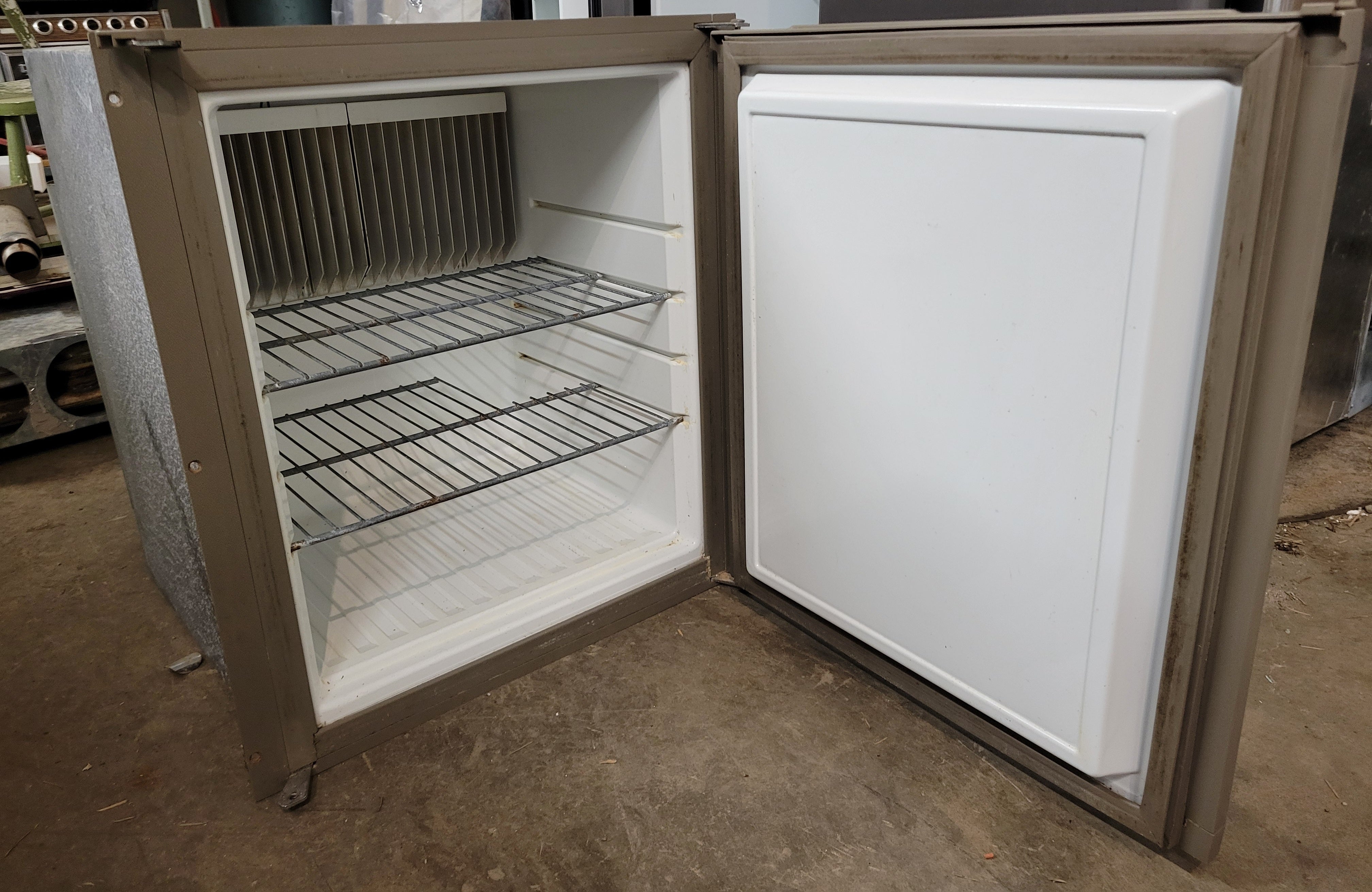 Dometic RM2193 Propane & 110V RV Fridge