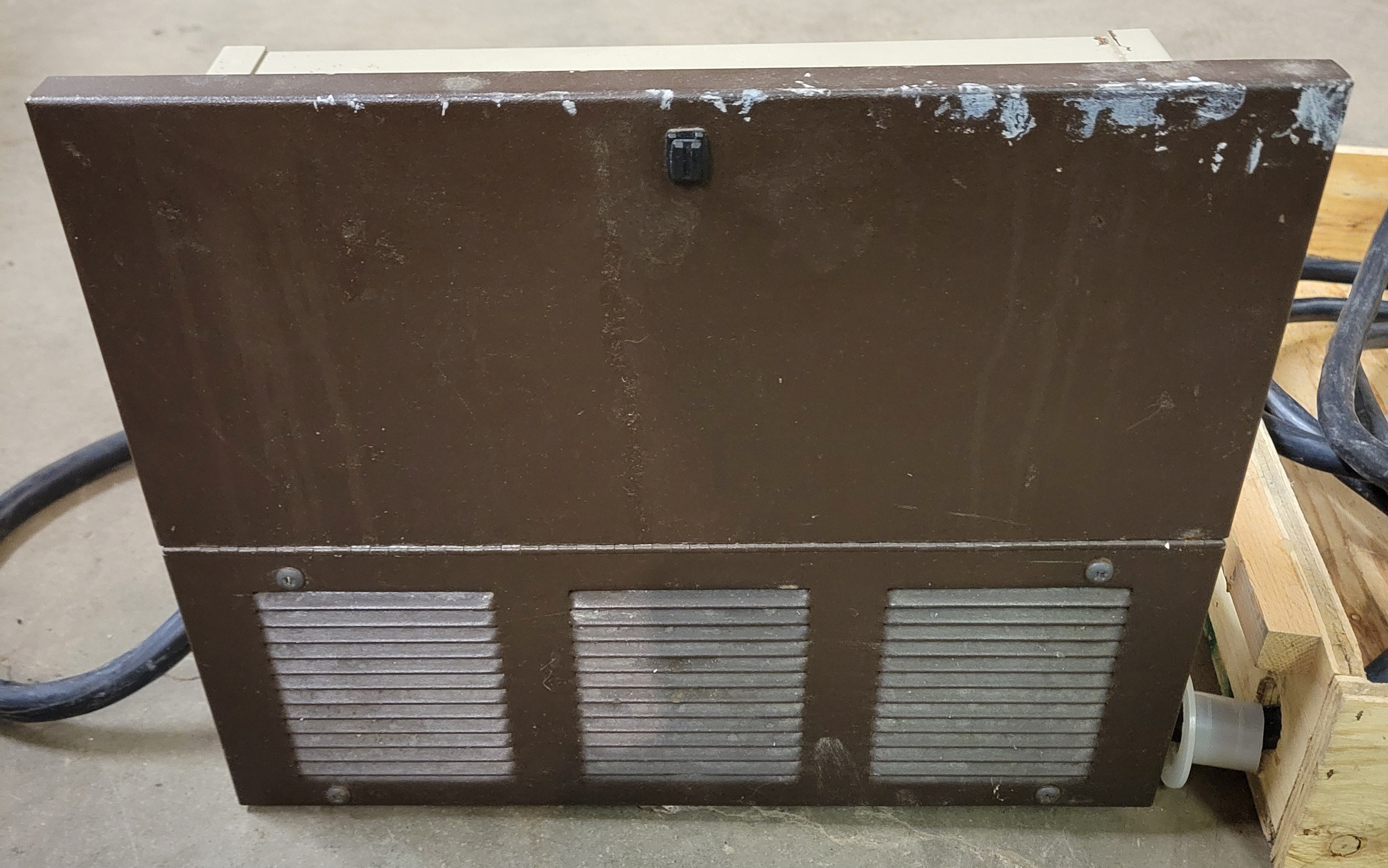 32 Amp Power Converter with Battery Charger For RV from MagneTek