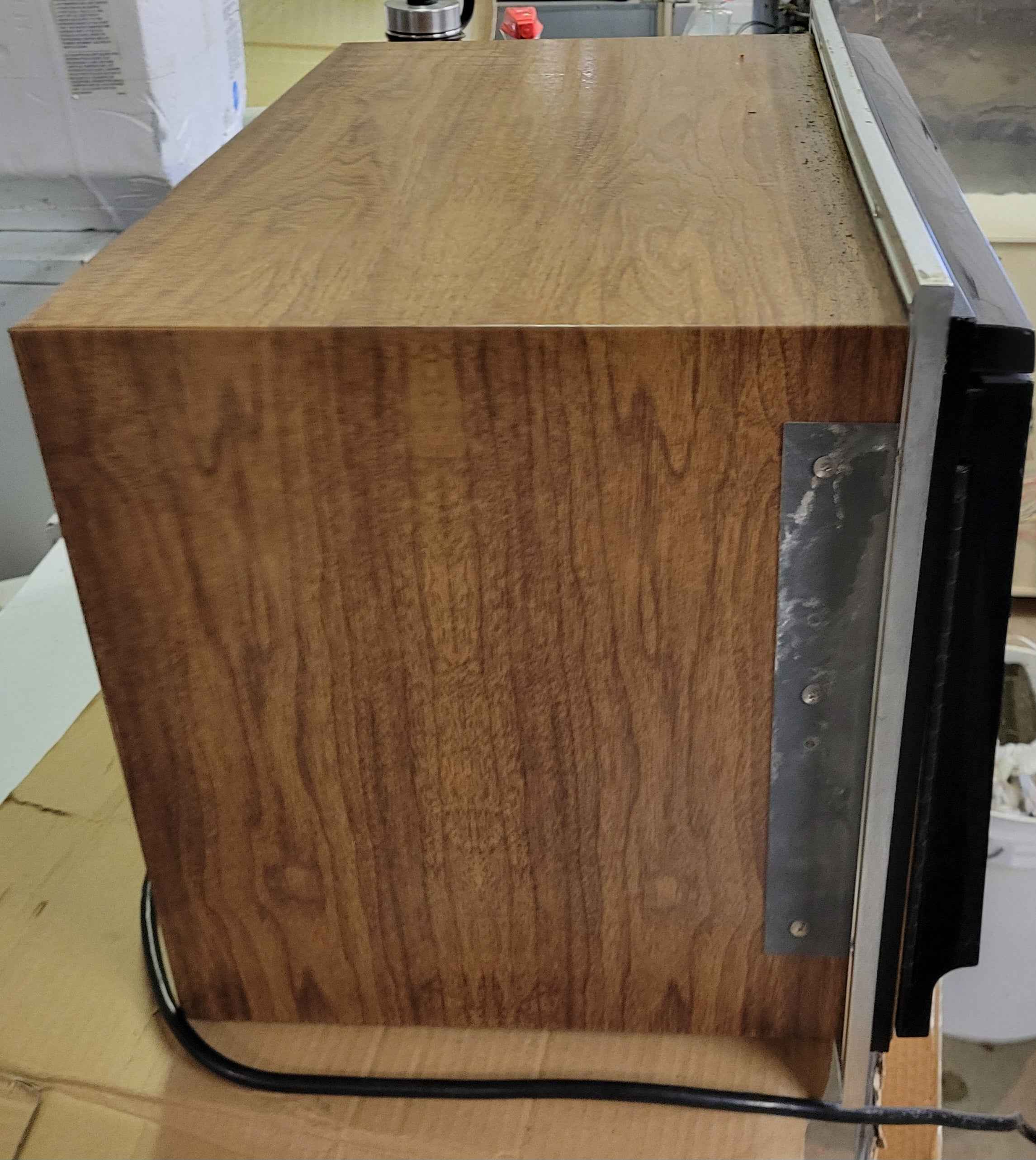 Magic Chef RV Microwave – 110V Built-In with Mounting Trim