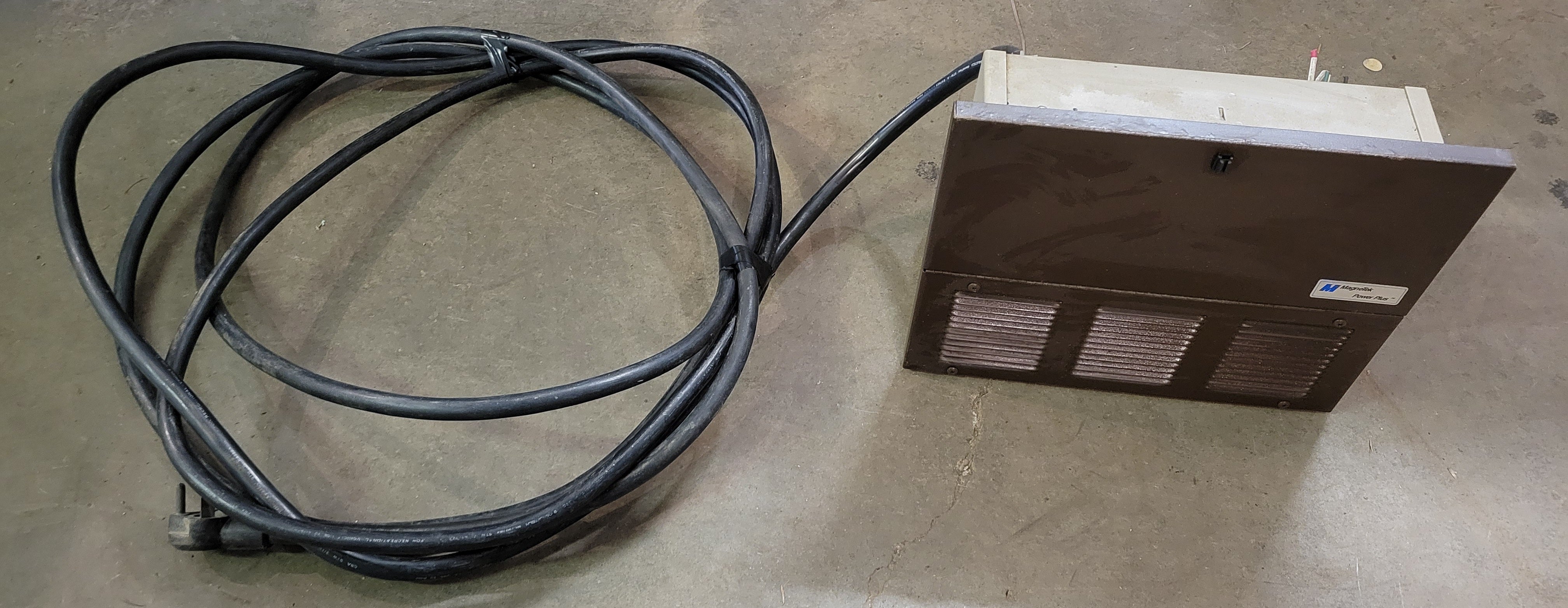 RV Converter 32 Amp Magnetek