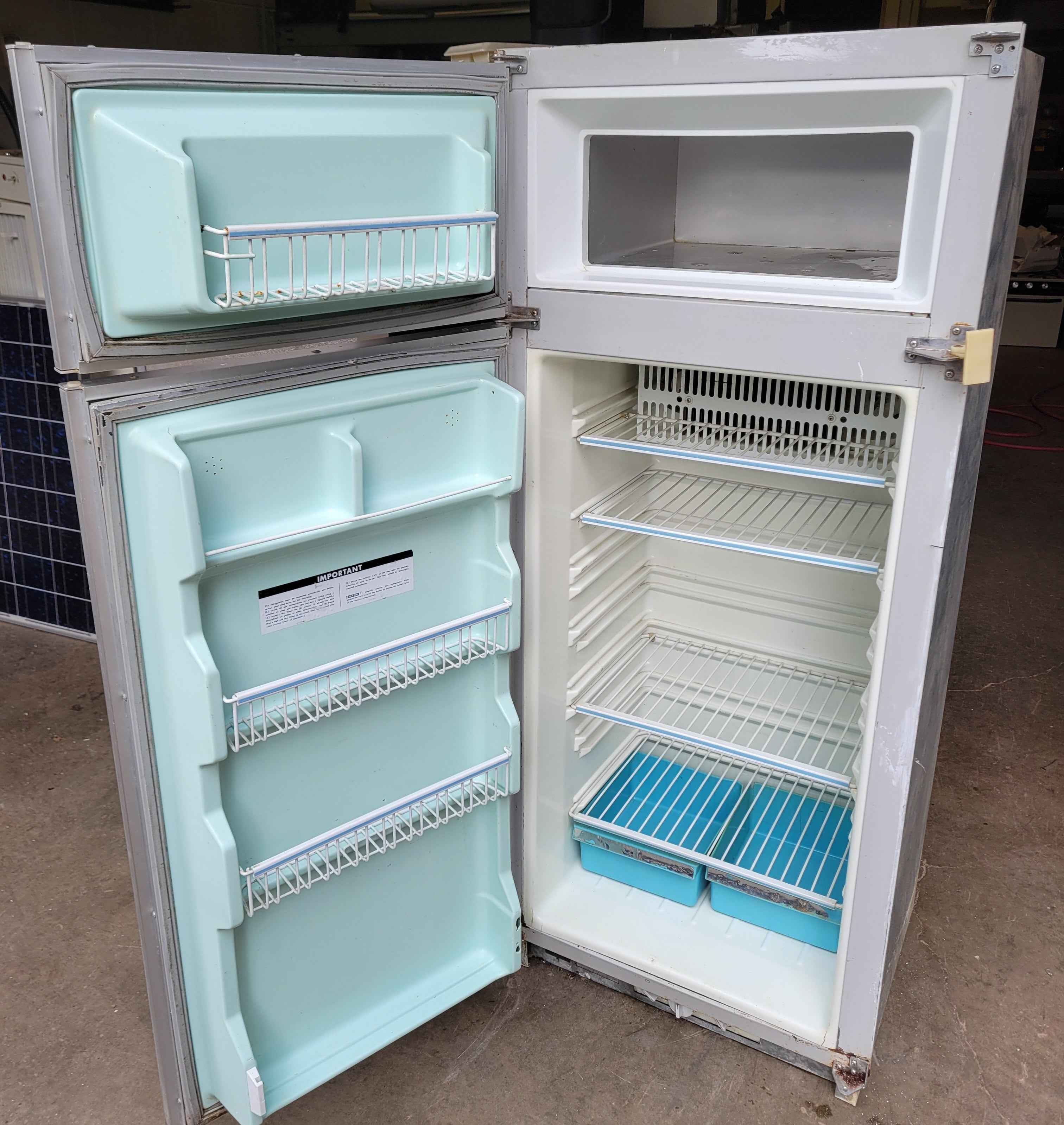 Tedco RV Propane Electric Refrigerator – 2-Way RV Fridge LP Gas / 120v