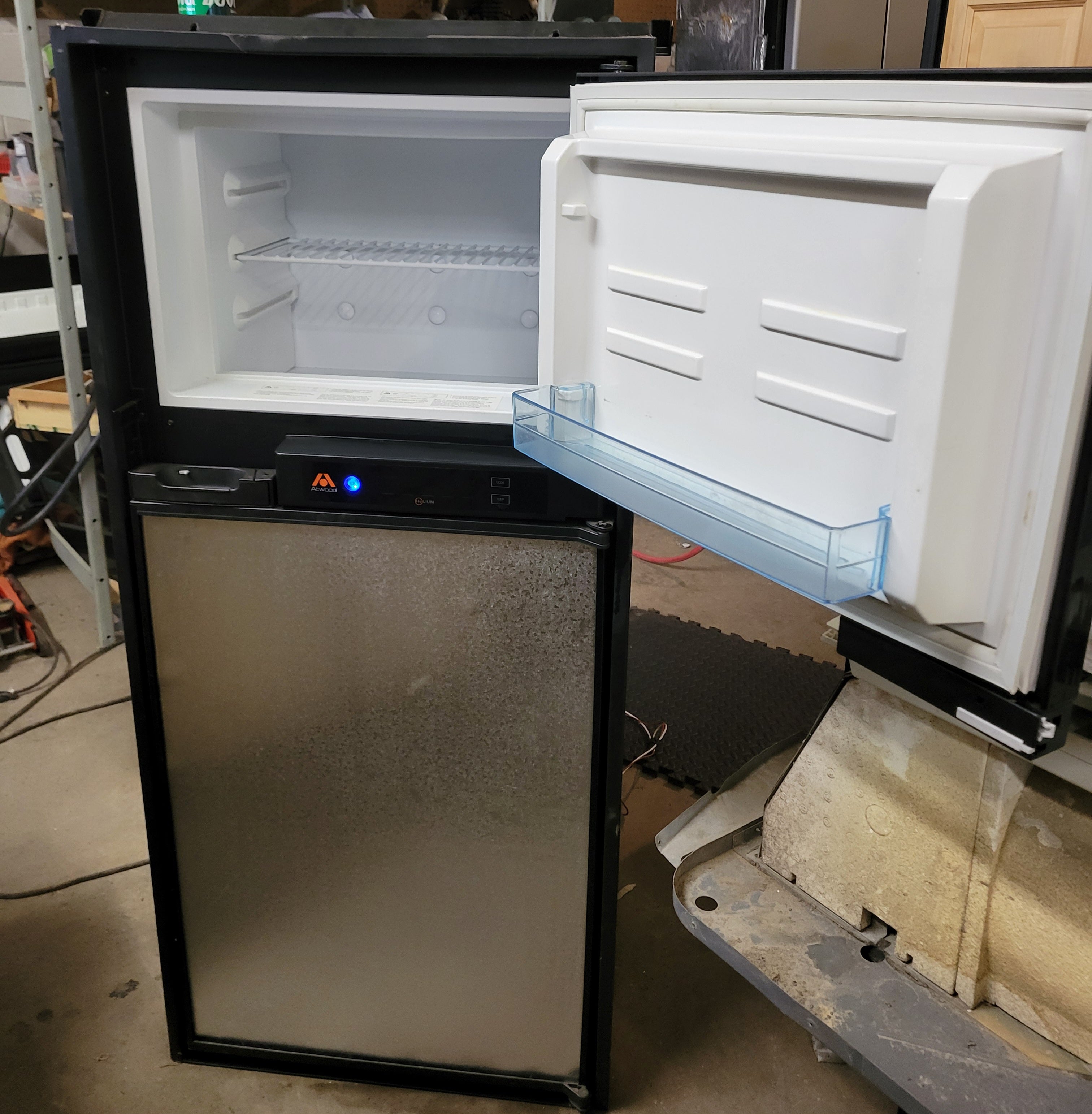 RV Atwood Helium Fridge  HE06-01 Propane and Electric