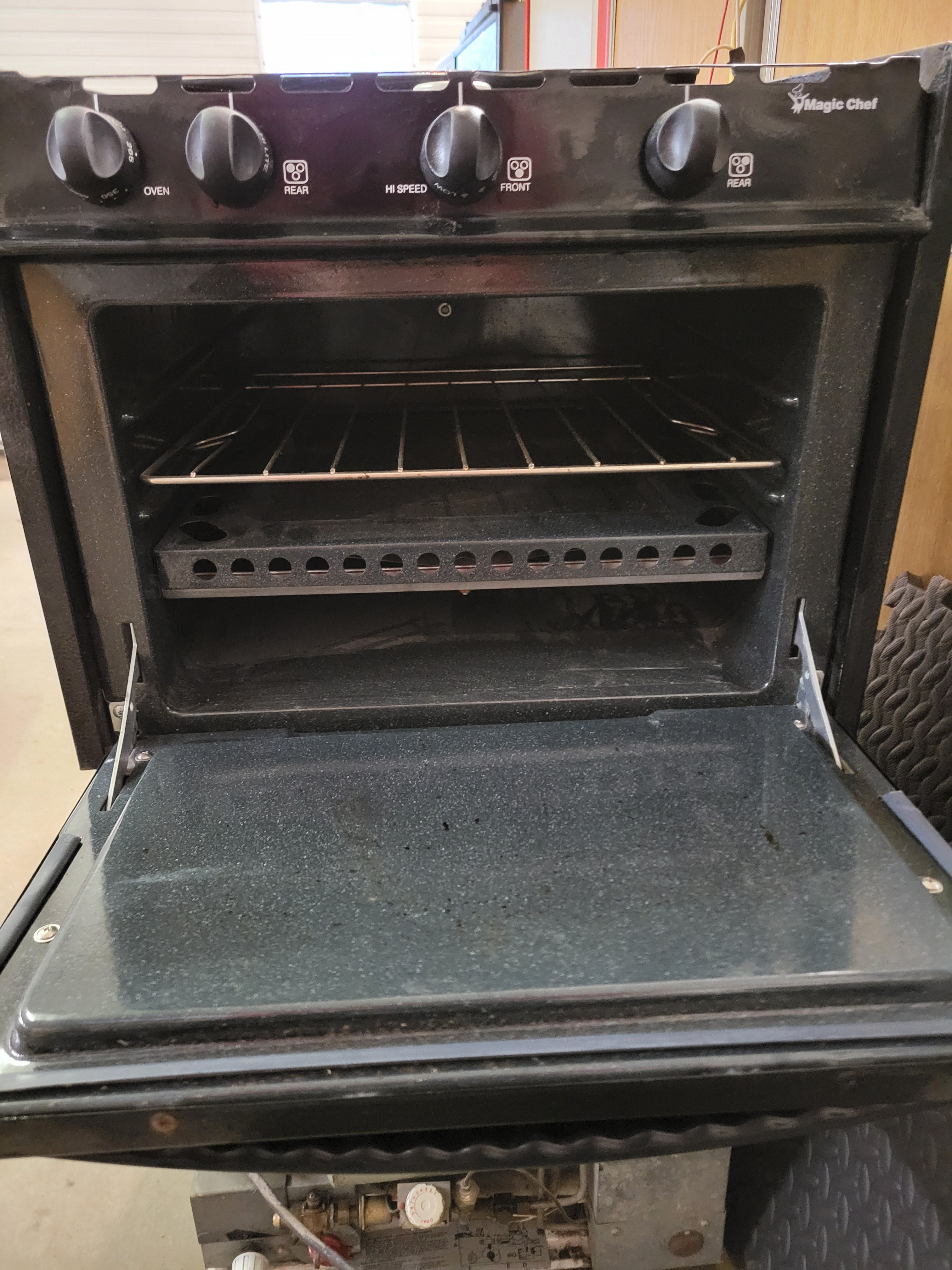 Magic Chef RV Propane Oven and Stove 3 Burner