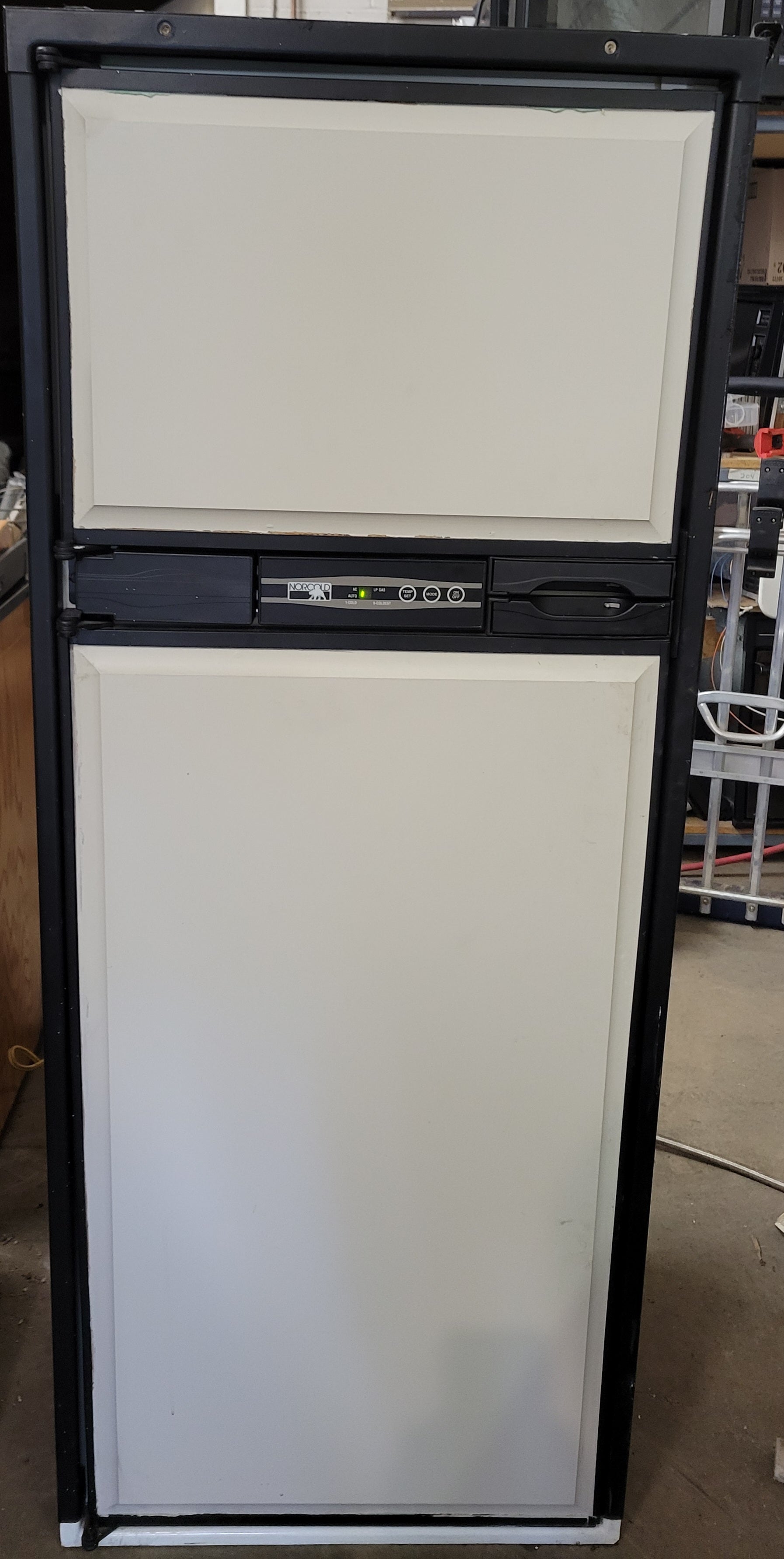 Norcold N821 RV Propane Electric Refrigerator 8 Cu Ft 2-Way 110V LP