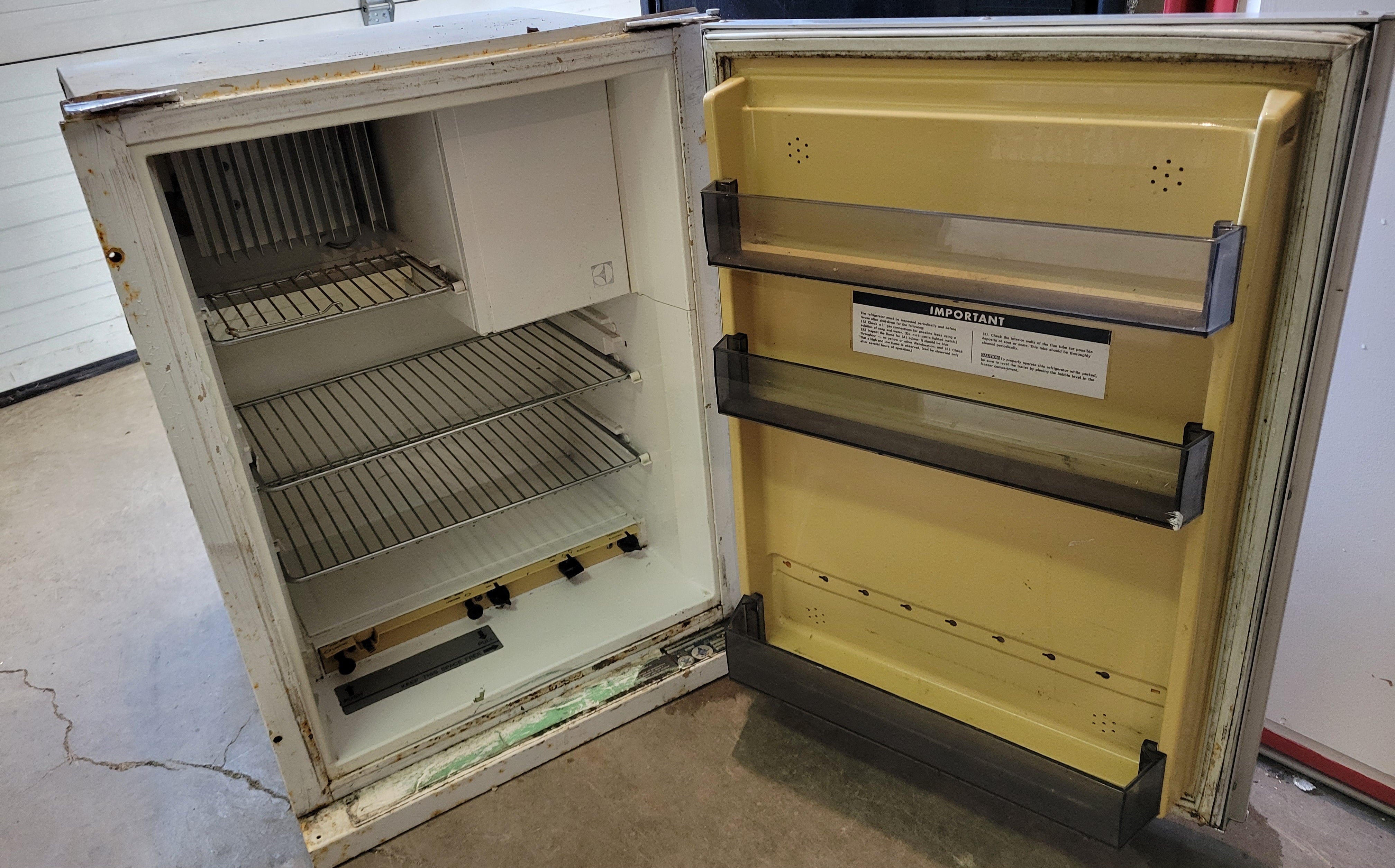 Dometic RV Fridge Propane and Electric RM36