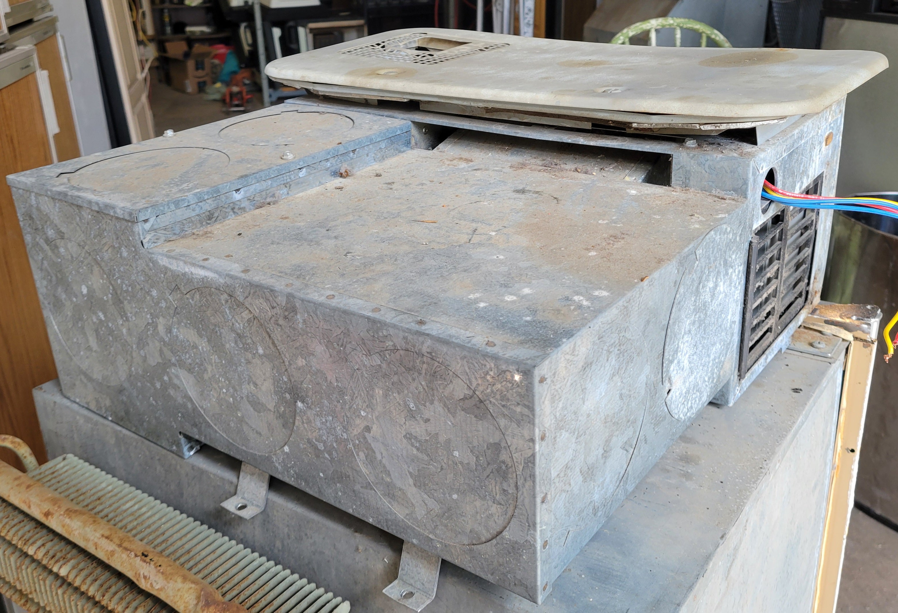 Hydroflame 20,000 BTU Propane RV Furnace – Model 8520-II