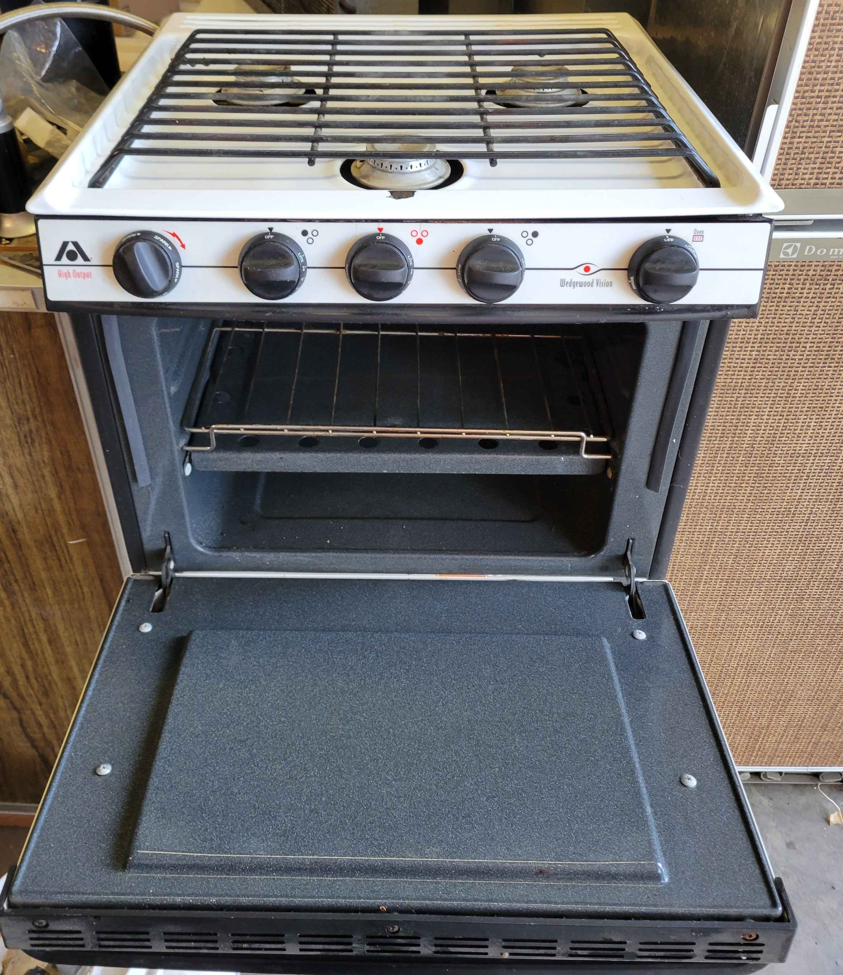 Atwood Wedgewood 3 Burner RV Stove / Oven