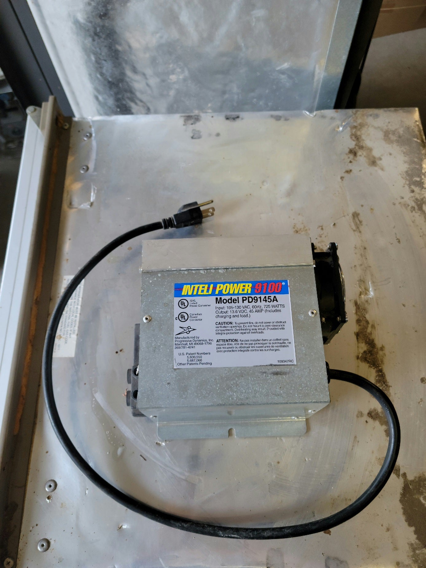 Inteli Power 9100 Converter Progressive Dynamics PD9145A