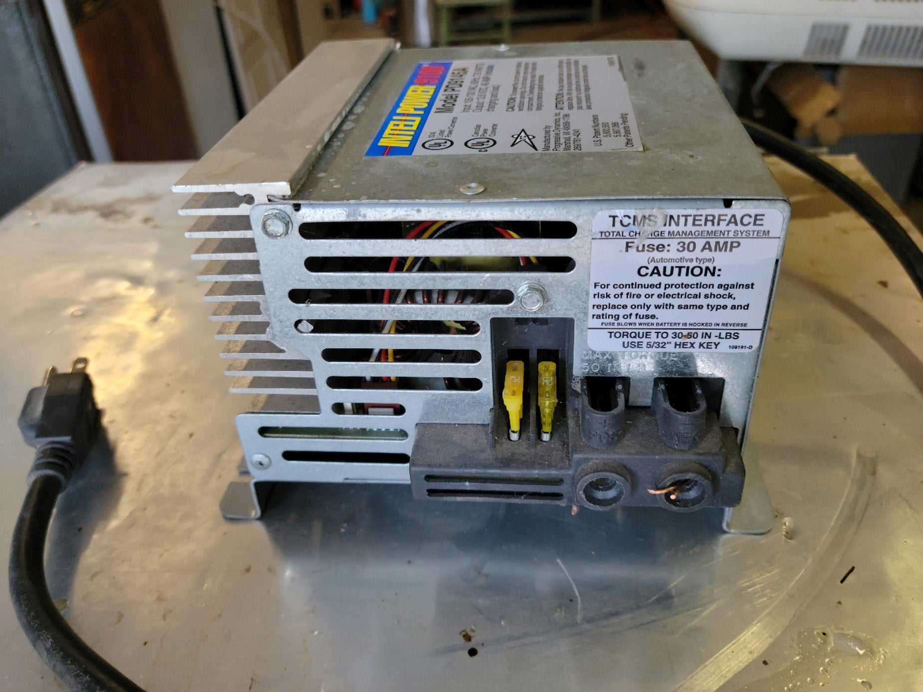 Inteli Power 9100 Converter Progressive Dynamics PD9145A