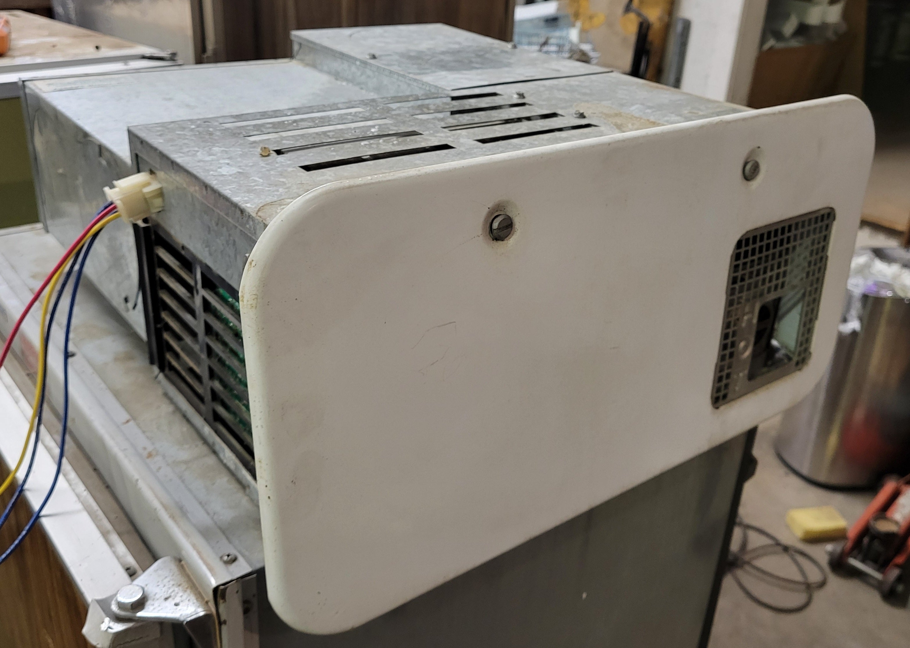 Atwood 8525-III DCLP RV Propane Furnace – Forced Air