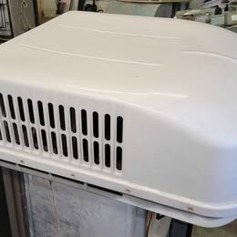 Dometic Brisk II 13,500 BTU RV Rooftop Air Conditioner 457915.301C0 – Used