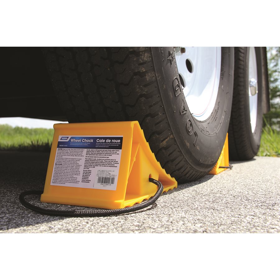 Camco Wheel Chock (44472) – Material: Plastic
