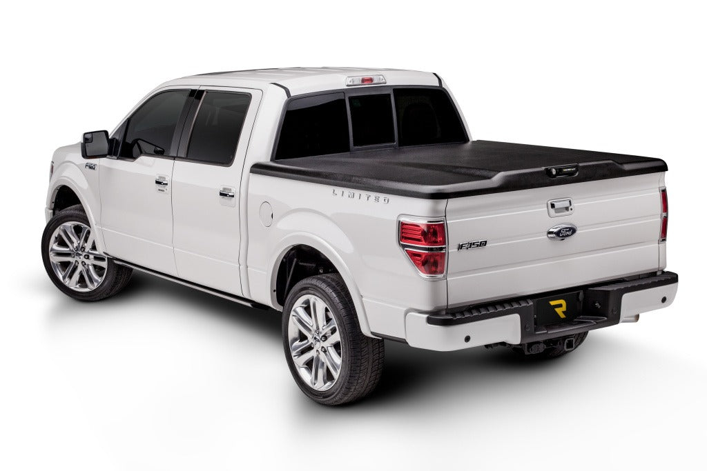 Undercover Uc4138 Tonneau Cover - image 1