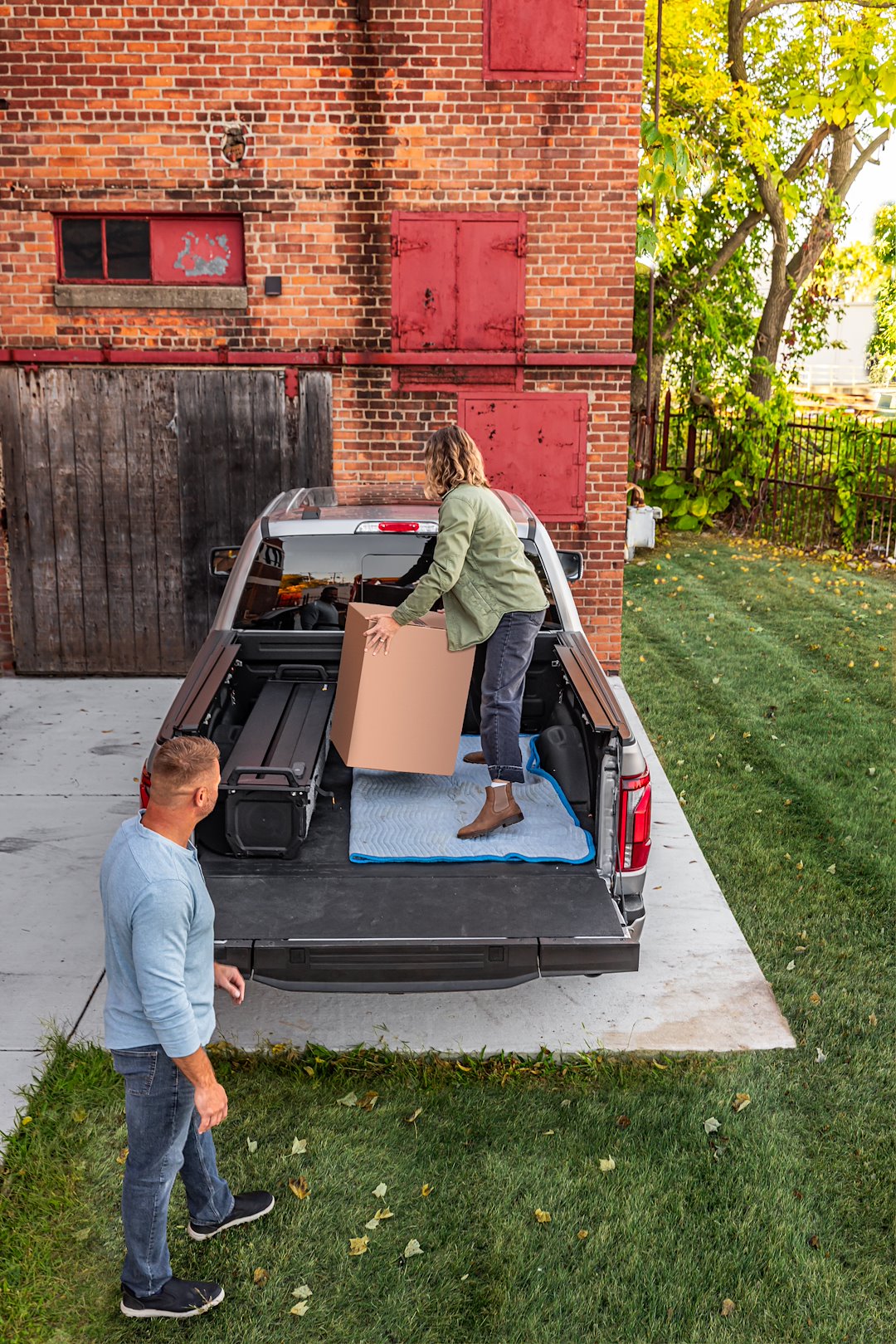 Retrax R-T-80373 FRC-4000 Tonneau Cover for Ford