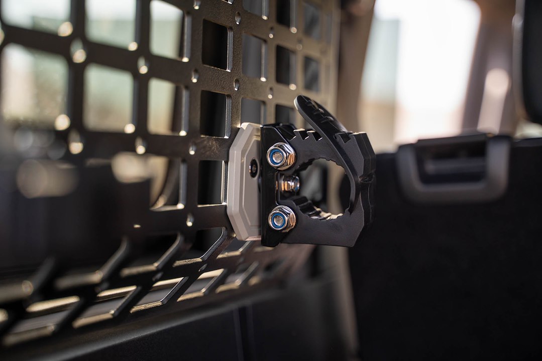 DV8 Offroad UNMM-01GR MOLLE Quick-Release Tool Mount