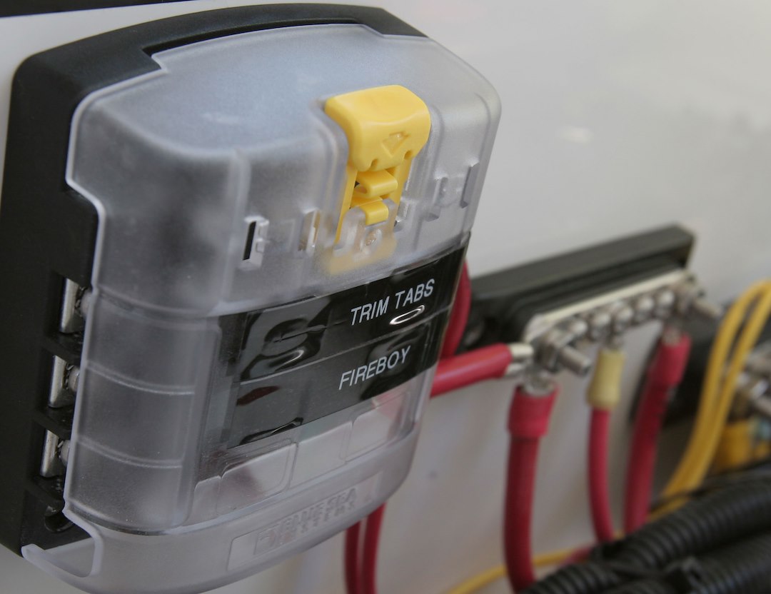 Blue Sea 5028-Bss Fuse Block - image 2