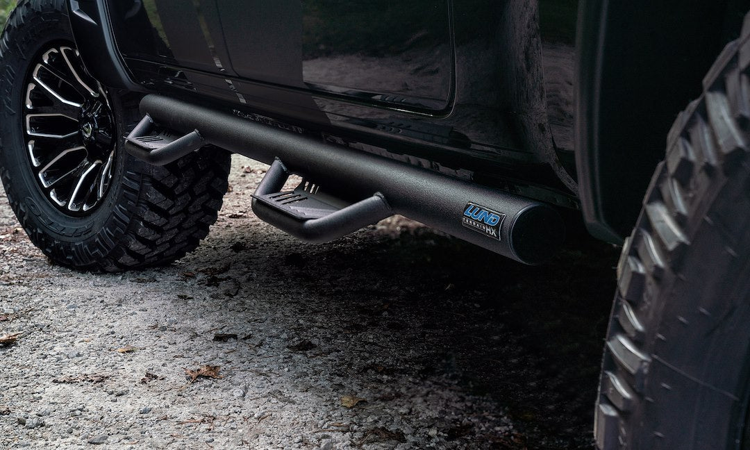 Lund 34641173 Terrain HX Step GM HD Double-Cab Nerf Bar