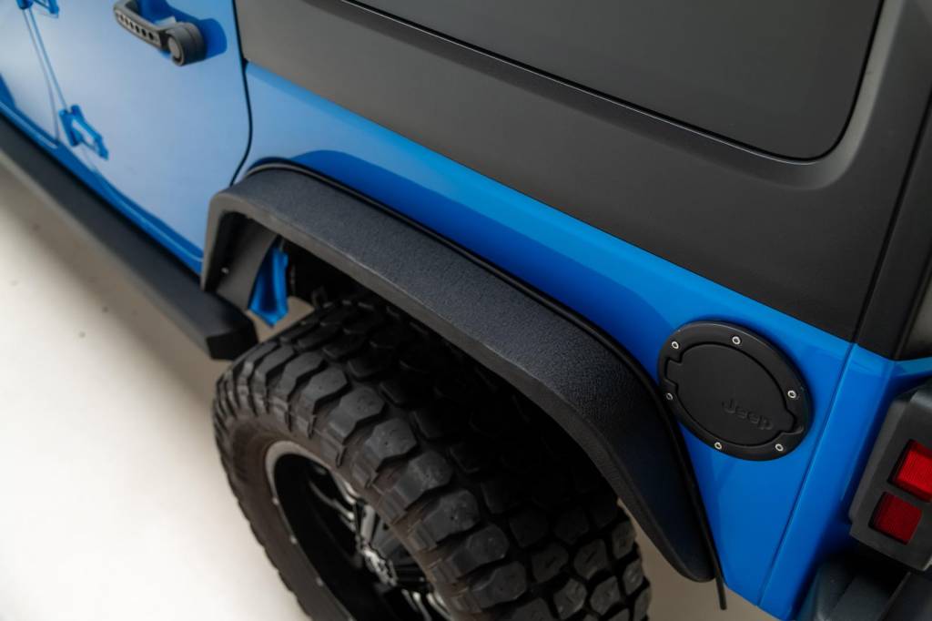 Paramount Automotive 51-0713 R-5 Canyon Stubby Fender Flare