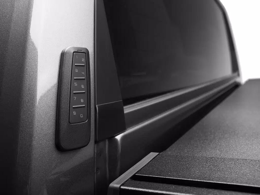 Retrax EQ0379-1 EQ Aluminium Remote-Locking Tonneau Cover