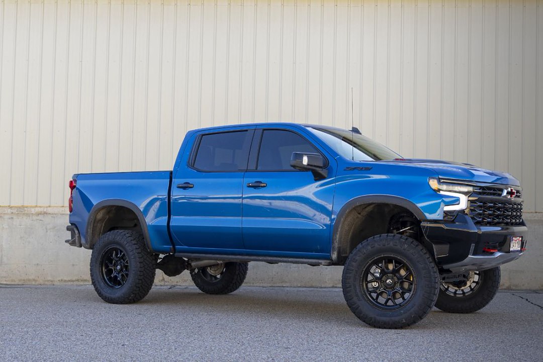ReadyLift 44-35615 6-Inch Lift Kit without Shocks