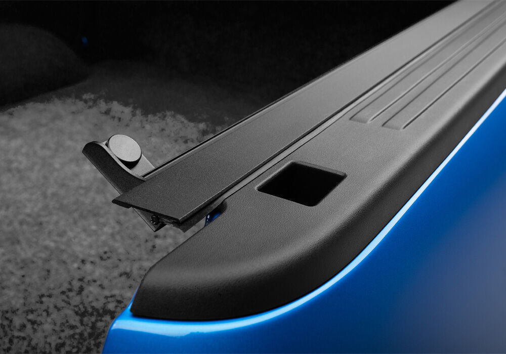 BAK Industries Revolver X4s Aluminum/ Vinyl Tailgate Handle Lock Tonneau Cover 80223 - image 12