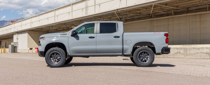 ReadyLift 62-35440 SST Stage 2 Lift with Falcon 2.1