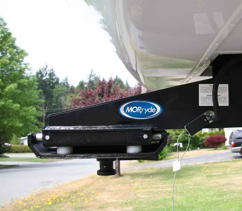 MORryde Rubber Fifth Wheel Pin Box RPB72-1621HD-05 – 18000 lb King Pin Coupler