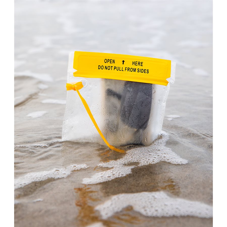 Camco Waterproof Pouch (51340) – Material: Vinyl