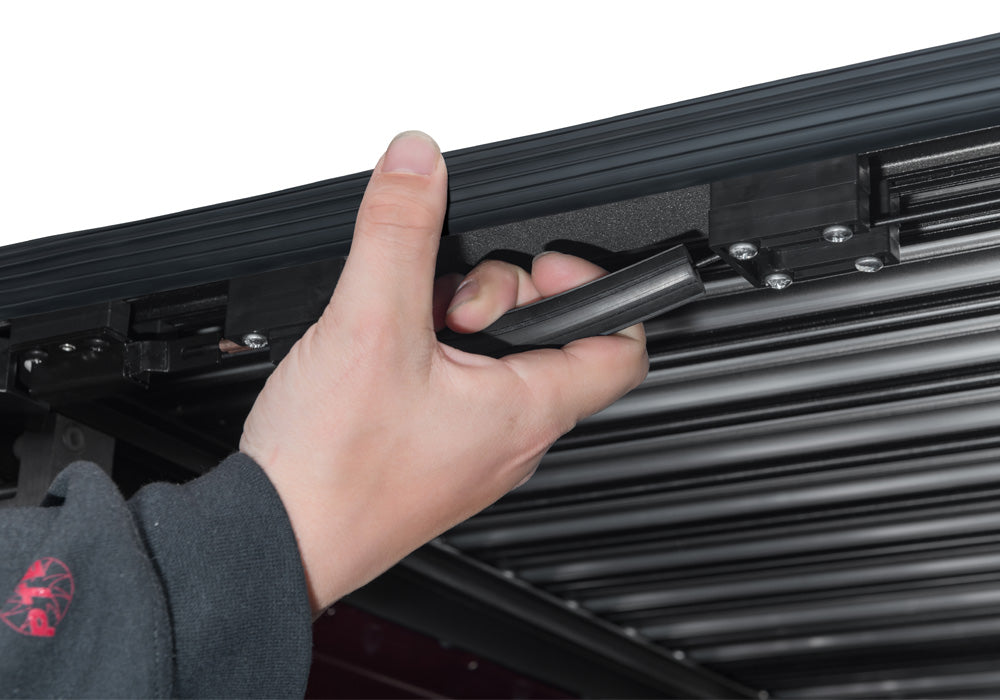 Retrax 30245 IX Aluminium Tonneau Cover for Ram 1500