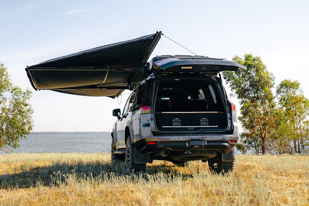 Ironman 4x4 IAWN180012 Delta Wing Manual Awning