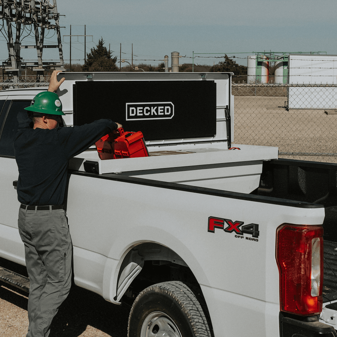 Decked Dtb2-Wht Tool Box 2.0 10.7-Cu-Ft Crossover Box